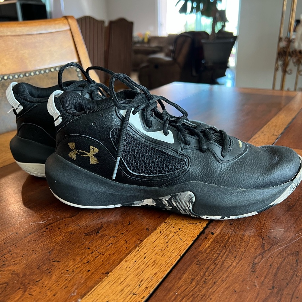 Under Armour Lockdown 6 Basketball Shoes